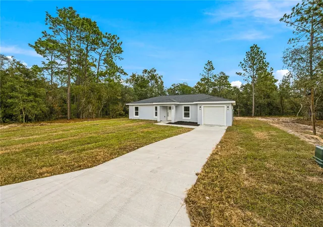 Photo 2 of Single family home for sale at 1557 SW Seaweed Ave, Dunnellon, FL 34431 | MLS# OM734989 | Listing updated on 2026-10-31