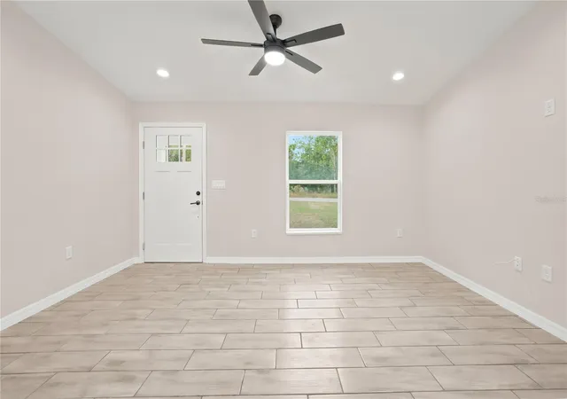 Photo 4 of Single family home for sale at 1557 SW Seaweed Ave, Dunnellon, FL 34431 | MLS# OM734989 | Listing updated on 2026-10-31