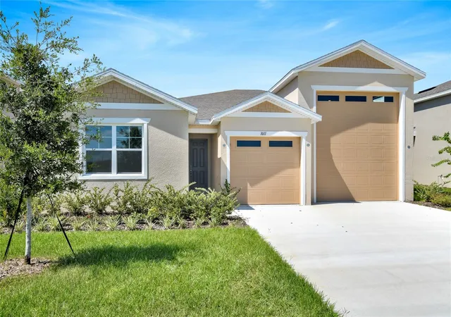 Photo 1 of Single family home for sale at 1011 Wisteria Way, Dundee, FL 33838 | MLS# S5160516 | Listing updated on 2026-10-30