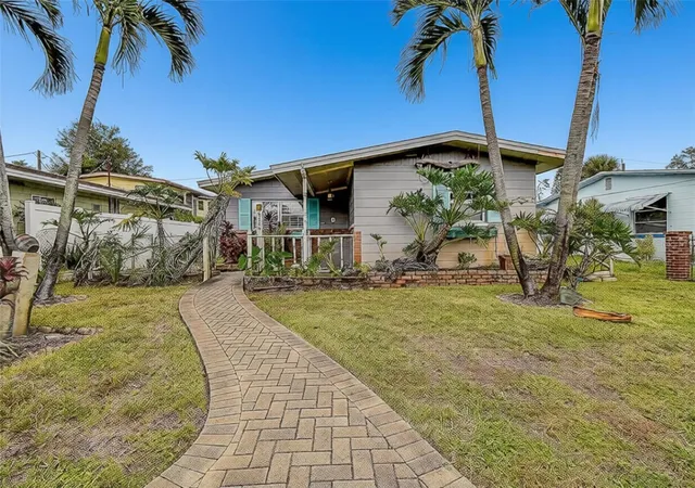 Photo 2 of Single family home for sale at 6359 4th Avenue S, Saint Petersburg, FL 33707 | MLS# TB8563238 | Listing updated on 2026-10-31