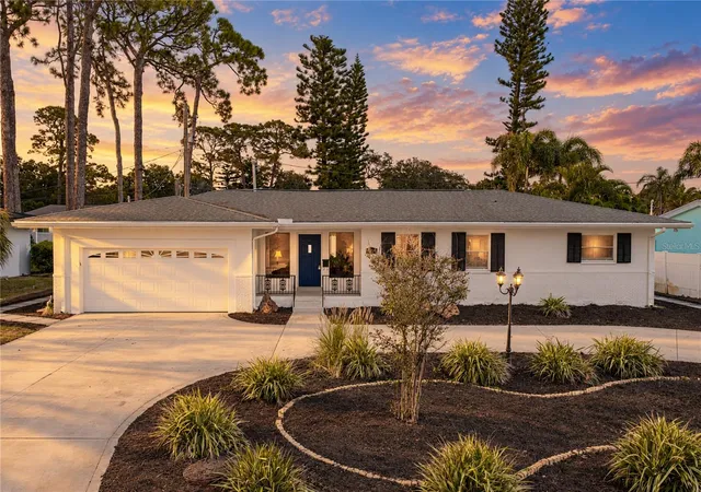 Photo 1 of Single family home for sale at 1302 Robin Rd S, Saint Petersburg, FL 33707 | MLS# TB8563263 | Listing updated on 2026-10-30