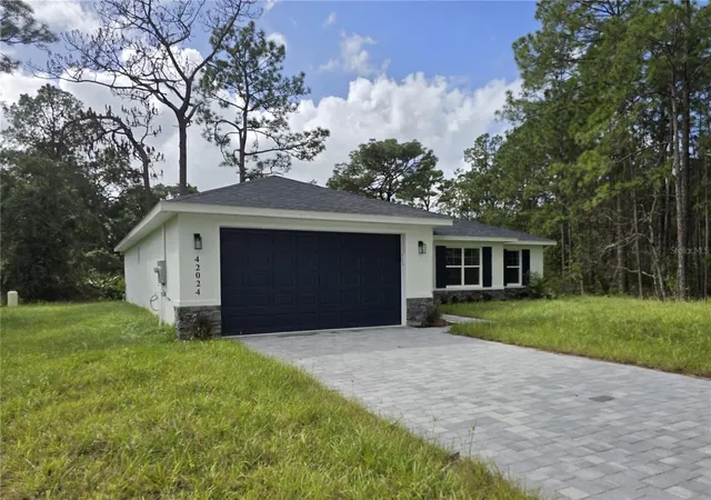 Photo 1 of Single family home for sale at 42024 Chinaberry St, Eustis, FL 32736 | MLS# O6454098 | Listing updated on 2026-10-31