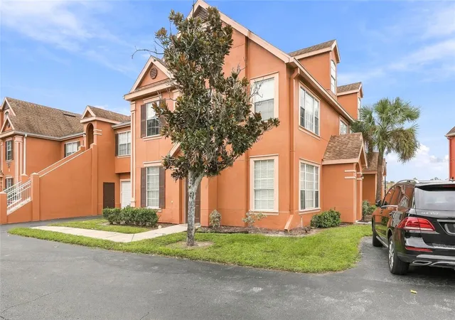 Photo 2 of Condo for sale at 9746 Lake Chase Is Way, Tampa, FL 33626 | MLS# TB8563284 | Listing updated on 2026-10-31