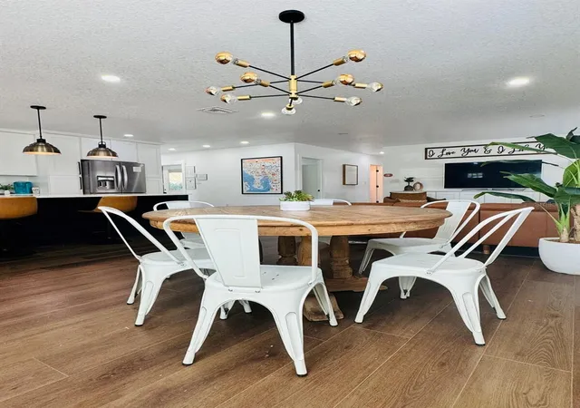 Photo 3 of Single family home for sale at 4211 S Drexel Ave, Tampa, FL 33611 | MLS# TB8563285 | Listing updated on 2026-10-30