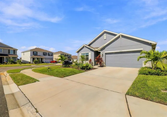 Photo 1 of Single family home for sale at 18105 Metado Dr, Bradenton, FL 34211 | MLS# TB8563303 | Listing updated on 2026-10-31