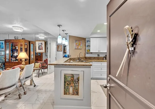 2400 Presidential Wy, 2400 Presidential Wy, West Palm Beach, FL 33401