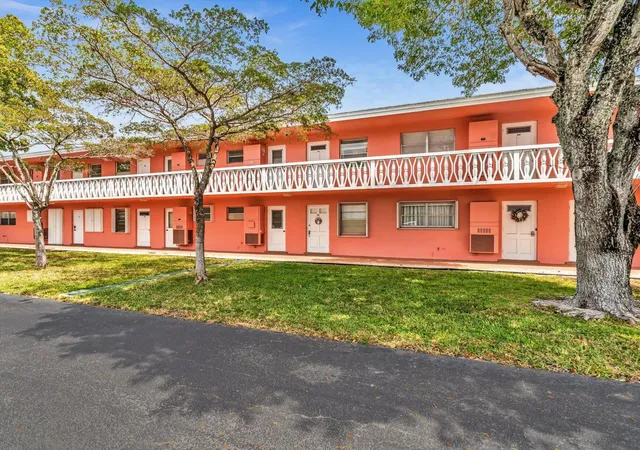 Condo for sale at 300 NE 20th Street #605, Boca Raton, FL 33431 | MLS# R11074974 | Listing updated on 2025-12-13