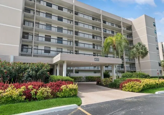 Photo 1 of Condo for sale at 6530 Boca Del Mar Dr #337, Boca Raton, FL 33433 | MLS# R10980605 | Listing updated on 2026-09-23