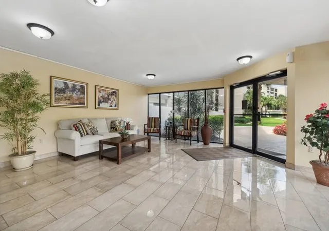 Photo 3 of Condo for sale at 6530 Boca Del Mar Dr #337, Boca Raton, FL 33433 | MLS# R10980605 | Listing updated on 2026-09-23