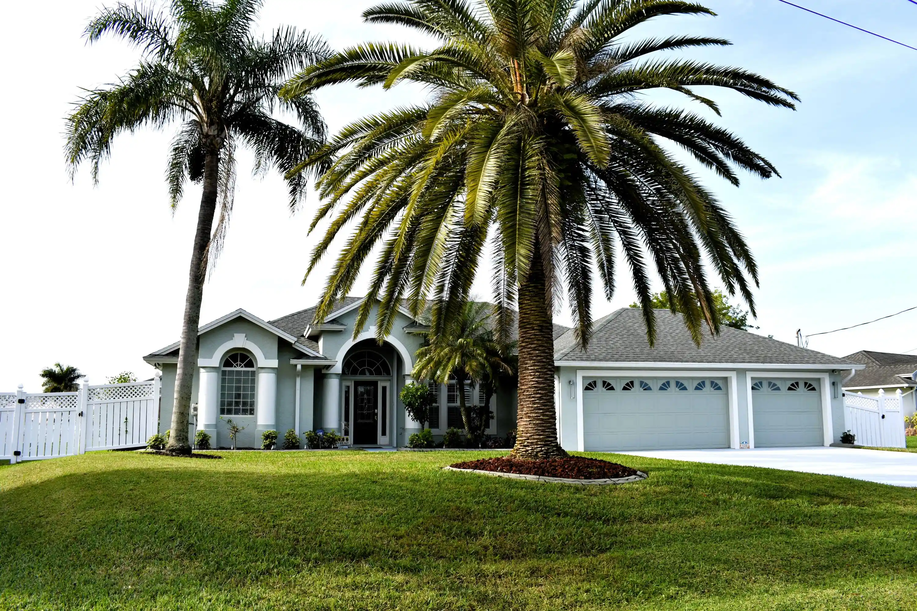 Photo 1 of Single family home for sale at 830 Sw College Park Rd, Port St Lucie, FL 34953 | MLS# R10949781 | Listing updated on 2026-10-26