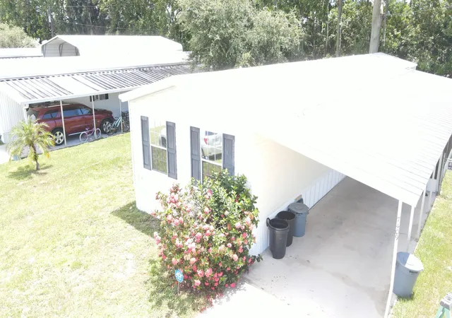 Photo 2 of Manufactured home for sale at 7409 Se Eagle Ave, Hobe Sound, FL 33455 | MLS# R10814920 | Listing updated on 2026-10-10