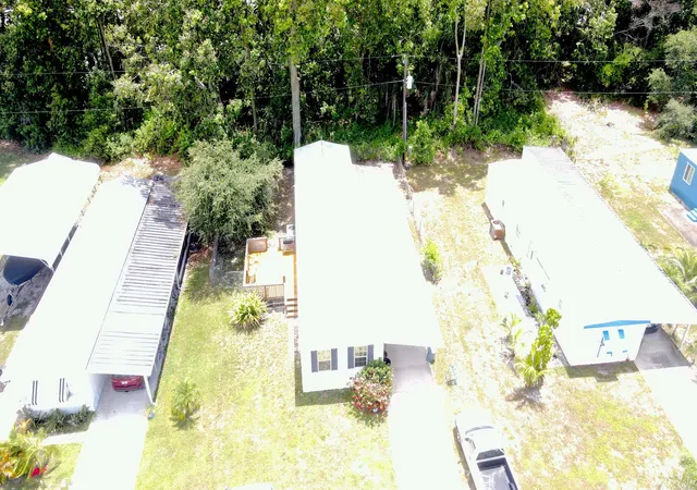 Photo 4 of Manufactured home for sale at 7409 SE Eagle Ave, Hobe Sound, FL 33455 | MLS# R10814920 | Listing updated on 2026-10-10