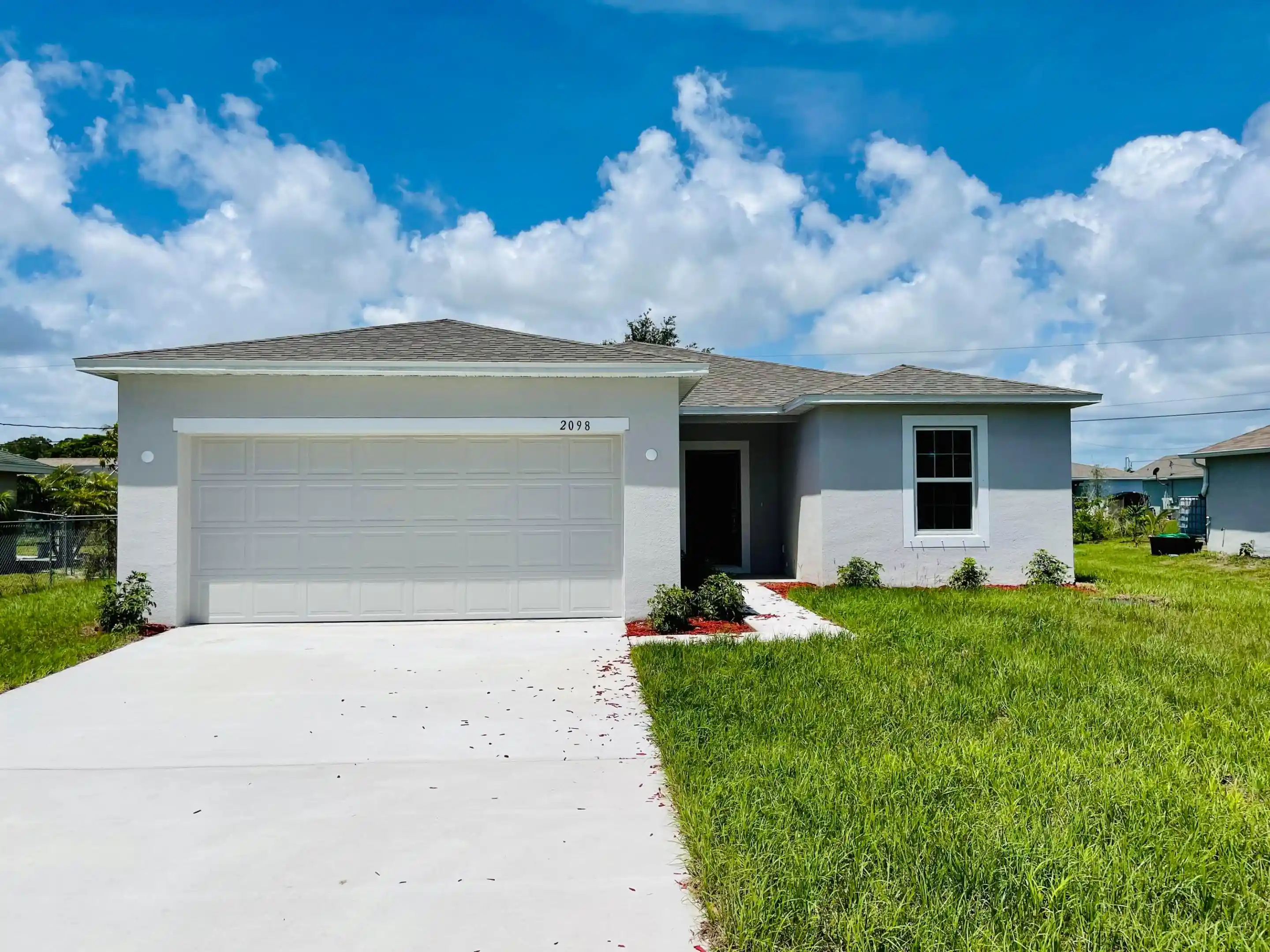 Single Family Residence at 2098 Sw Burlington St, Port Saint Lucie, FL 34984 | MLS# R10803727 | | Sold on 2022-07-20