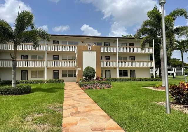 Photo 1 of Condo for sale at 318 Mansfield H, Boca Raton, FL 33434 | MLS# R10996039 | Listing updated on 2026-10-09