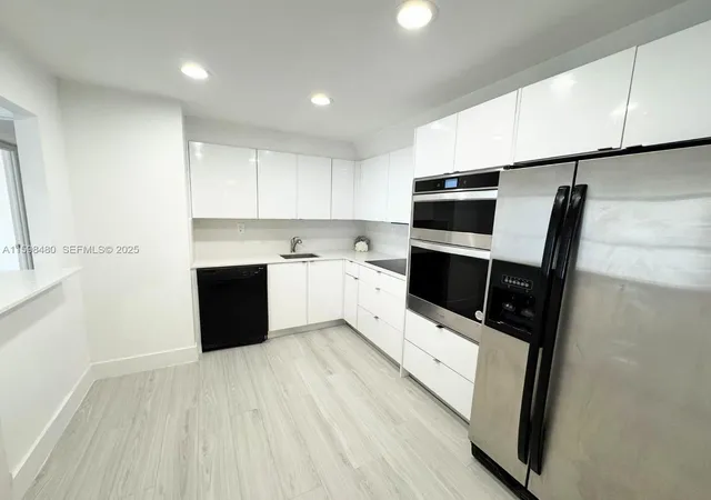 3rd image of 18151 Ne 31St Ct #1404, North Miami Beach, FL 33160 | MLS# A11598480