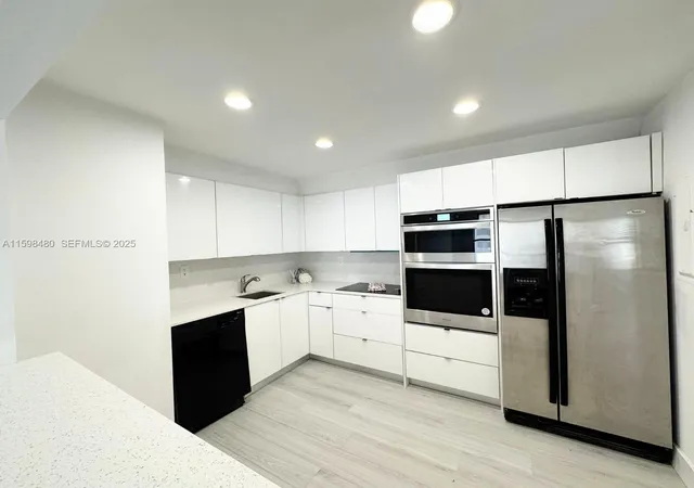 5th image of 18151 Ne 31St Ct #1404, North Miami Beach, FL 33160 | MLS# A11598480