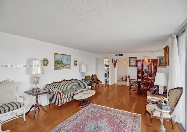 5th image of 18051 Biscayne Blvd #304, Aventura, FL 33160 | MLS# A11435932