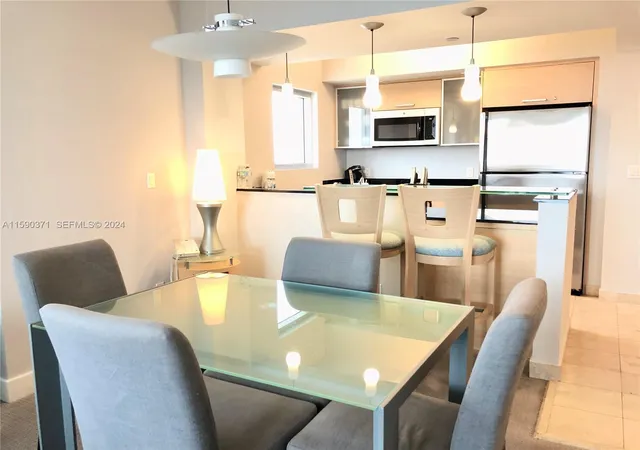 3rd image of 18683 Collins Ave #1907, Sunny Isles Beach, FL 33160 | MLS# A11590371