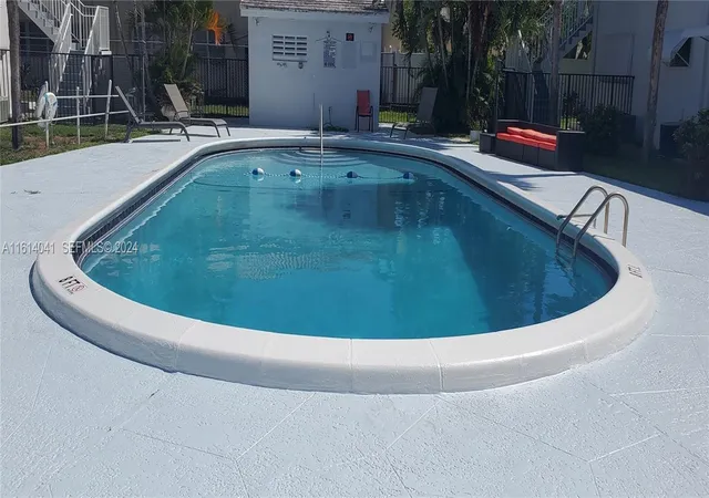 Homes for sale in Fort Lauderdale, FL | 2000 Ne 51st Ct #107, Fort Lauderdale, FL 33308 | MLS# A11614041