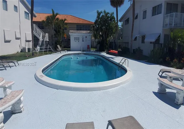 Homes for sale in Fort Lauderdale, FL | 2000 Ne 51st Ct #107, Fort Lauderdale, FL 33308 | MLS# A11614041
