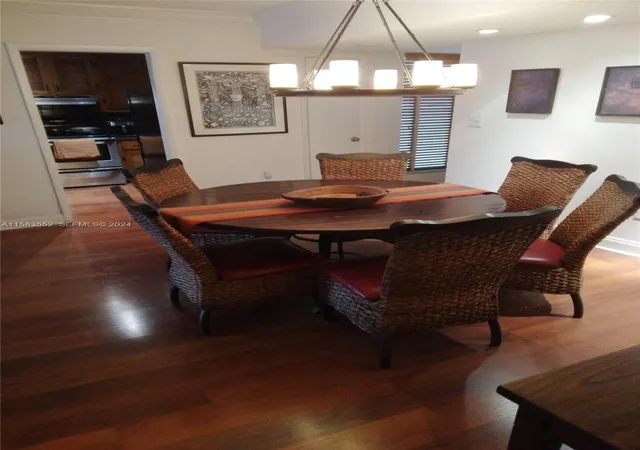 3rd image of 911 Ponce De Leon Blvd #904, Coral Gables, FL 33134 | MLS# A11583552