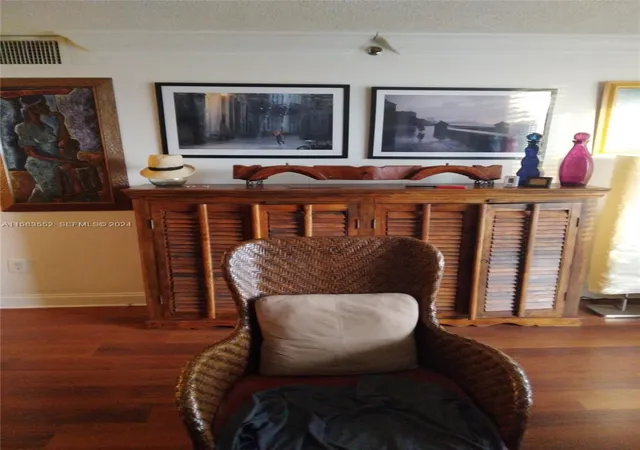 4th image of 911 Ponce De Leon Blvd #904, Coral Gables, FL 33134 | MLS# A11583552