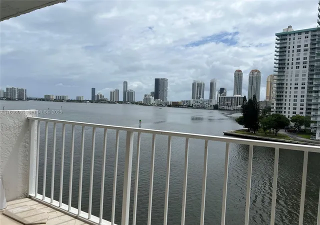 Homes for sale in North Miami Beach, FL | 4000 Ne 170Th St #604, North Miami Beach, FL 33160 | MLS# A11606063