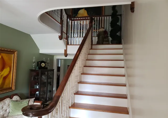 Photo 3 of Mansion for sale at 310 Woodland Dr, Jacksonville, NC 28540 | MLS# F10446713 | Listing updated on 2026-09-23
