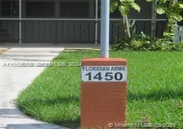 Homes for sale in North Miami Beach, FL | 1450 Ne 170Th St #102, North Miami Beach, FL 33162 | MLS# A11565038