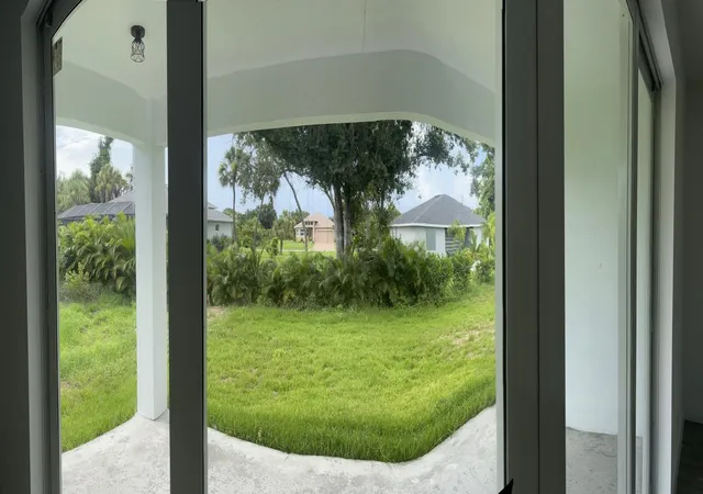 10th image of 136 Lomas Rd Rd, Rotonda West, FL 33947 | MLS# R11019278