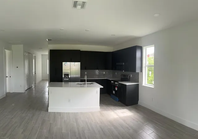 2nd image of 136 Lomas Rd Rd, Rotonda West, FL 33947 | MLS# R11019278
