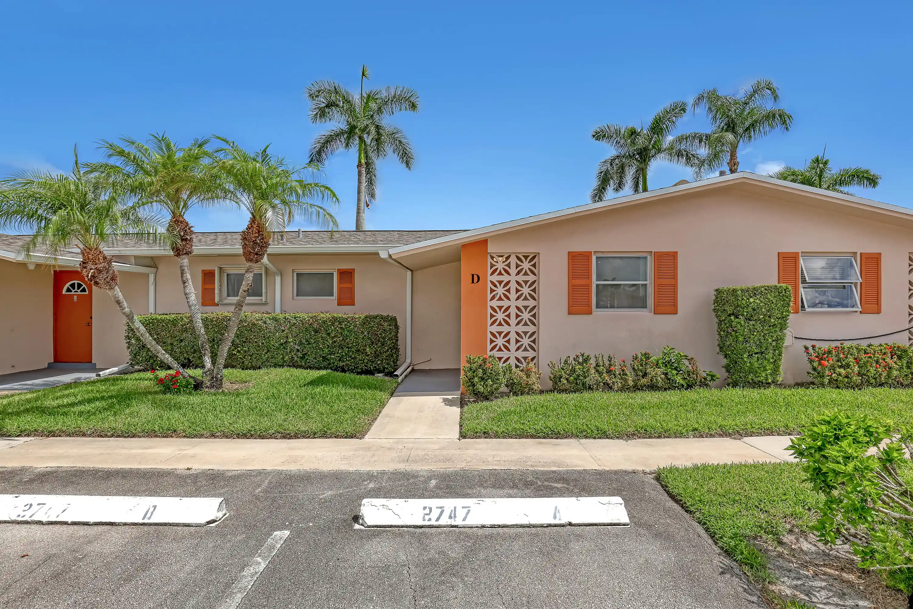 Photo 1 of Single family home for sale at 2747 Dudley Dr E #D, West Palm Beach, FL 33415 | MLS# R11085407 | Listing updated on 2026-09-23