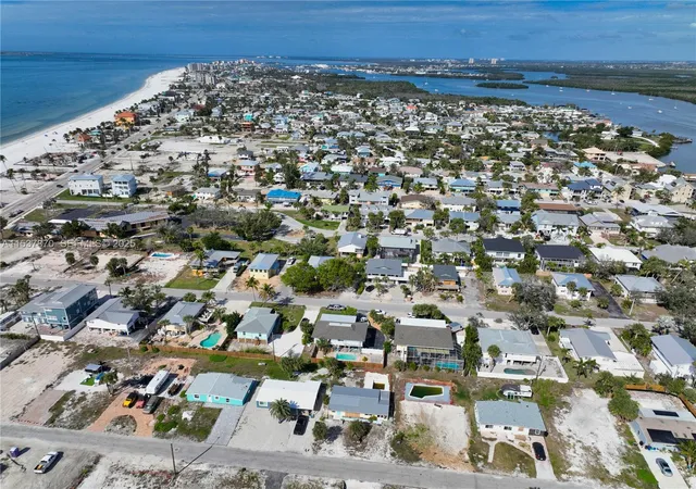 30th image of 161 Hibiscus Dr, Fort Myers Beach, FL 33931 | MLS# A11537870