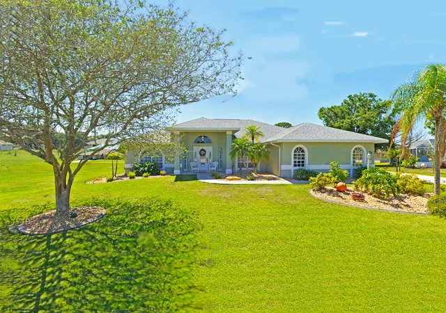 1st image of 424 Holly Dr, Sebring, FL 33876 | MLS# R11061781