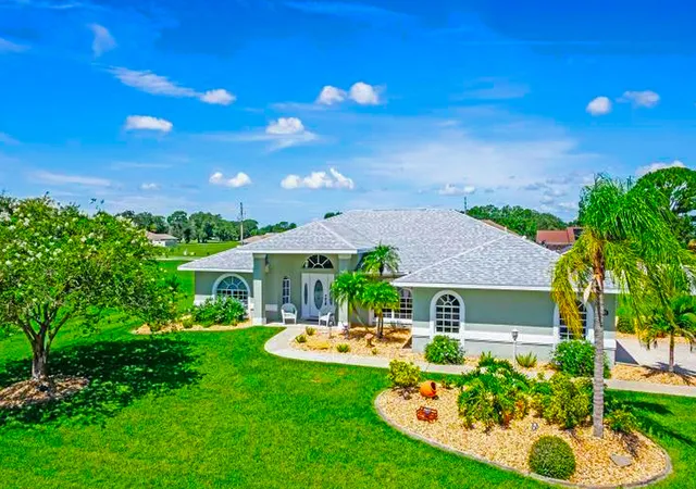 4th image of 424 Holly Dr, Sebring, FL 33876 | MLS# R11061781