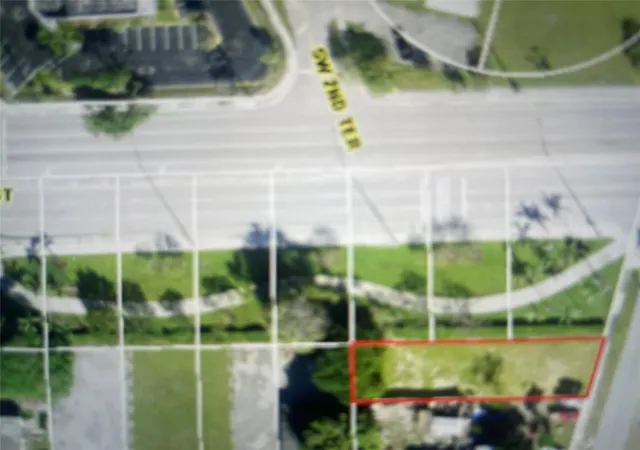 3rd image of 224 Sw 10th St, Deerfield Beach, FL 33441 | MLS# F10465462