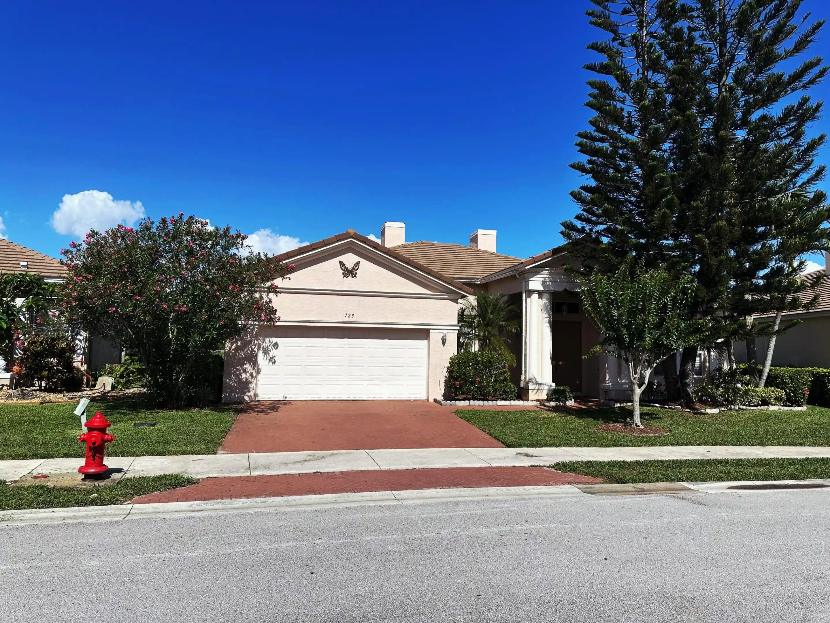 Photo 1 of Single family home for sale at 723 Sw Myakka River Tr, Port Saint Lucie, FL | MLS# F10471765 | Listing updated on 2026-10-29