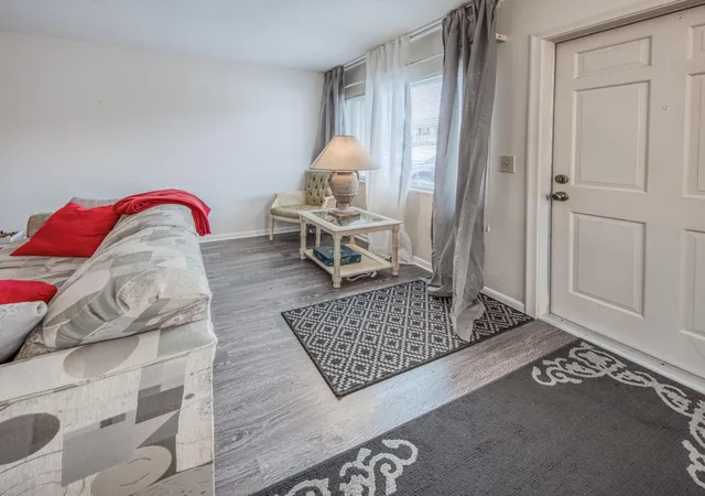 3rd image of 3040 Lake Osborne Dr, Lake Worth Beach, FL 33461