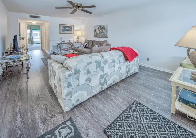 4th image of 3040 Lake Osborne Dr, Lake Worth Beach, FL 33461