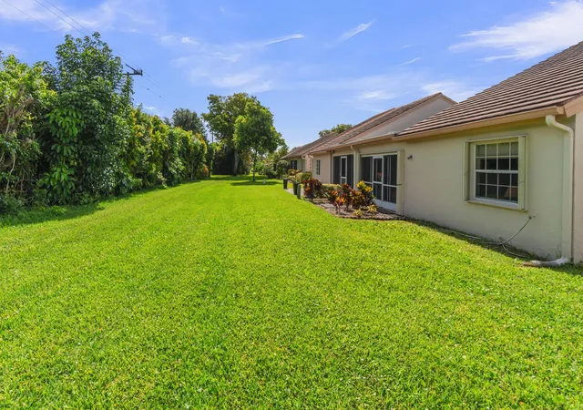 5th image of 7773 Silver Lake Dr, Delray Beach, FL 33446 | MLS# R11067057
