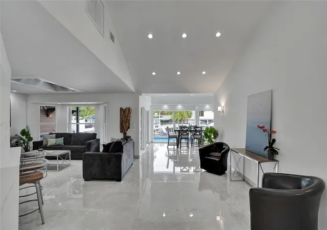 4th image of 2363 Se 15Th St, Pompano Beach, FL 33062 | MLS# F10493417