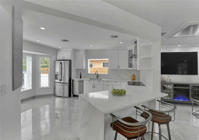 5th image of 2363 Se 15Th St, Pompano Beach, FL 33062 | MLS# F10493417