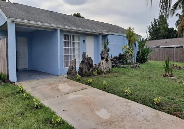 2nd image of 201 Ne Solida Cir, Port St Lucie, FL 34983 | MLS# R11089355