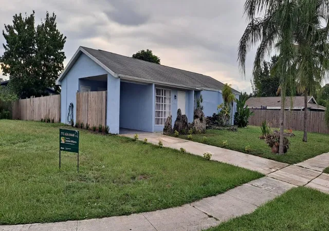 5th image of 201 Ne Solida Cir, Port St Lucie, FL 34983 | MLS# R11089355