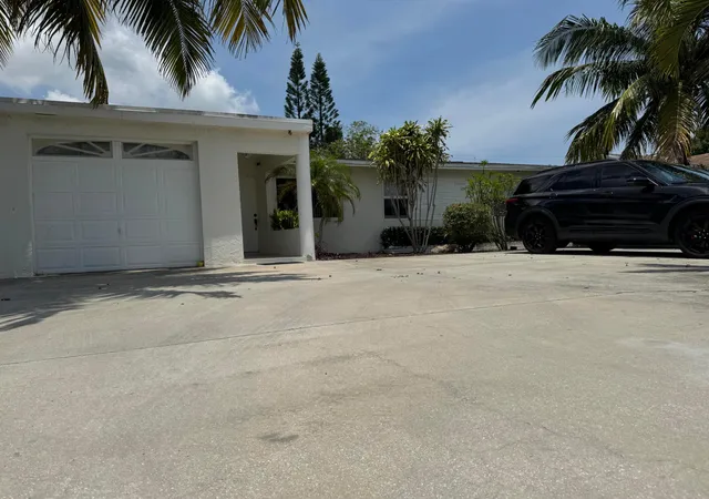 Photo 1 of Sale Pending at 4607 Sutton Ter S, West Palm Beach, FL 33415 | MLS# R11094179 | Listing updated on 2026-10-27