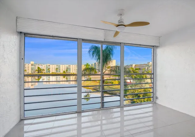 2nd image of 141 Se 3rd Ave #307, Dania, FL 33004 | MLS# F10483508