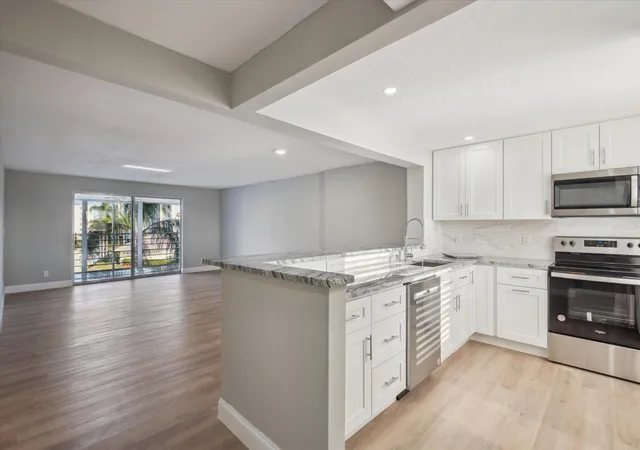 3rd image of 141 Se 3Rd Ave #307, Dania, FL 33004 | MLS# F10483508