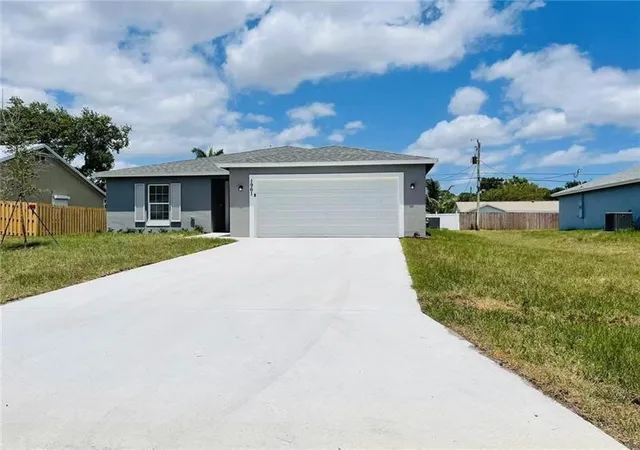 Homes for sale in Port Saint Lucie, FL | 1961 Sw Michelangelo Ave, Port Saint Lucie, FL 34953 | MLS# F10496958