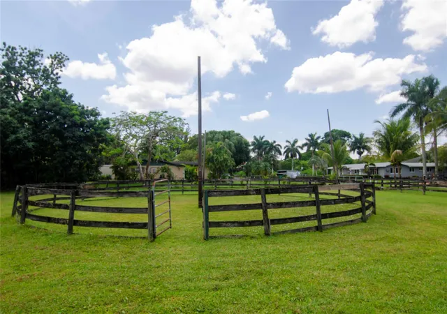 2nd image of 1765 Back Lot Sw Back 112th Ave, Davie, FL 33325 | MLS# F10458508