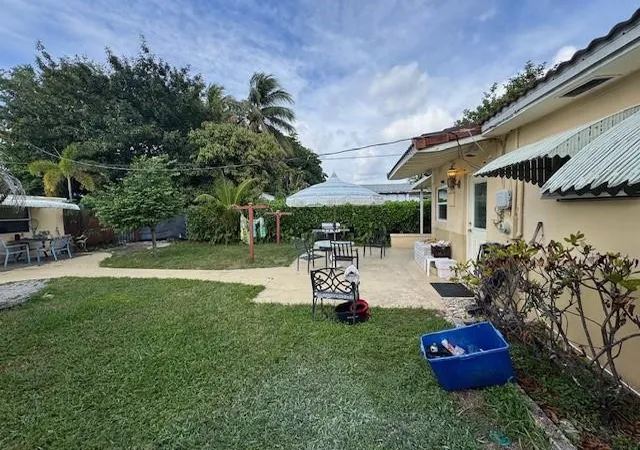 3rd image of 2318 Coolidge St, Hollywood, FL 33020 | MLS# F10491512